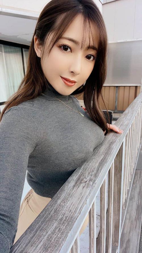 把美女老师操哭了的相关介绍