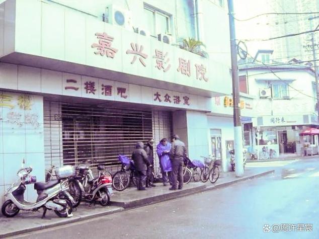 少妇逼逼av的相关介绍