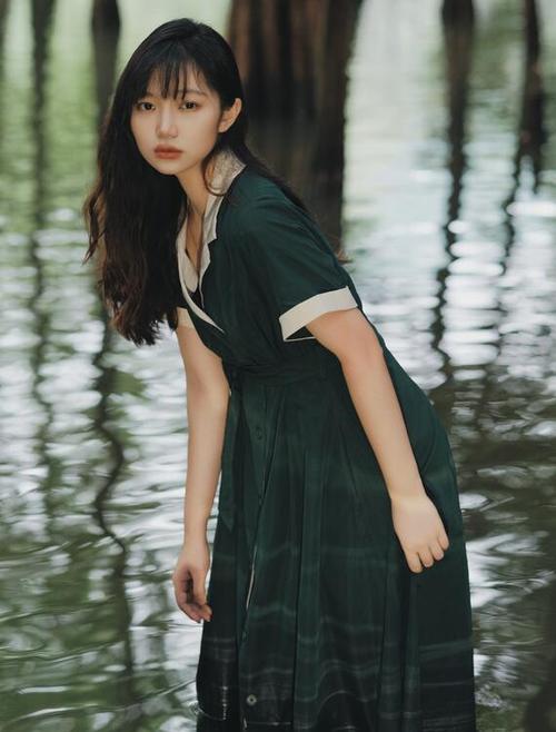 小草影院的相关介绍
