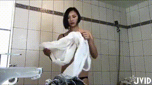 操哭女老师的相关介绍