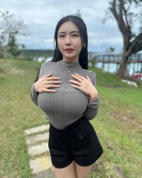 猛操美女教师的相关介绍