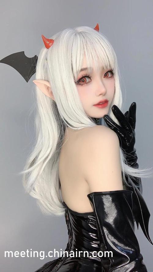 美女老师被男人操的相关介绍