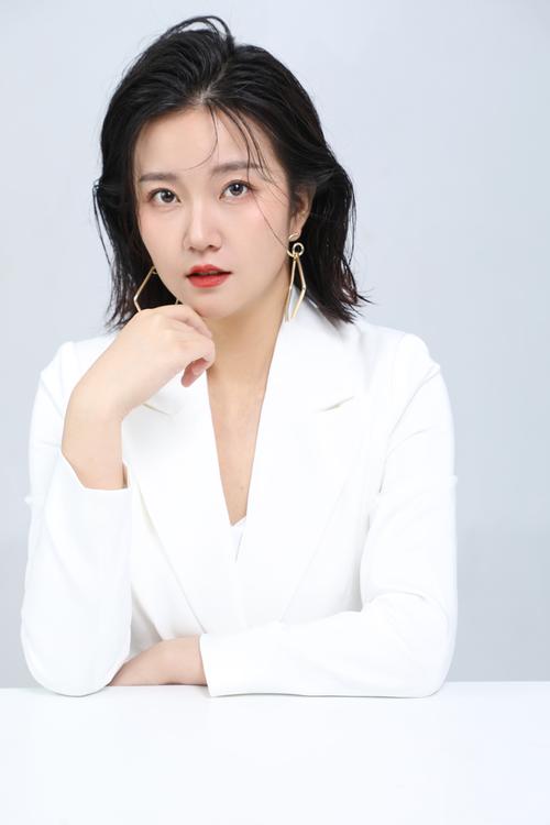 官场人妻少妇小说的相关介绍