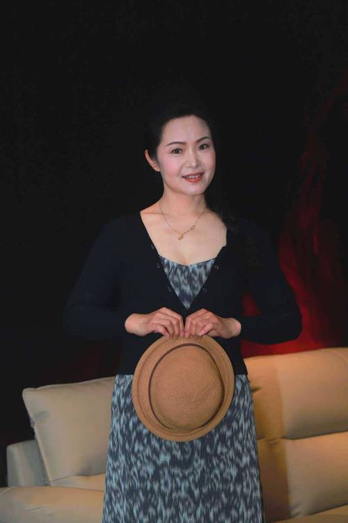 蜜桃av啊女骚的相关介绍