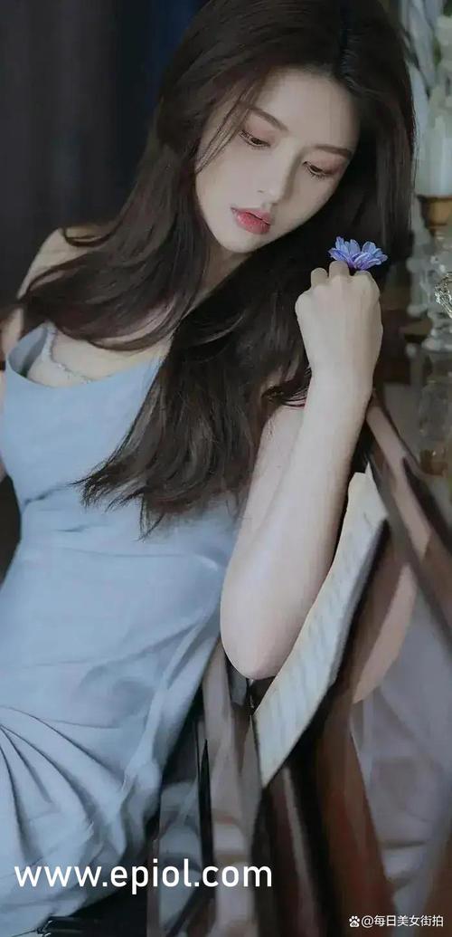操少妇老师的相关介绍