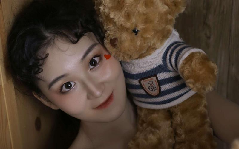 欧美午夜在线一区二区的相关介绍