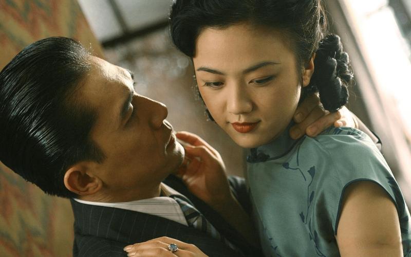 亚洲少妇人妻av的相关介绍