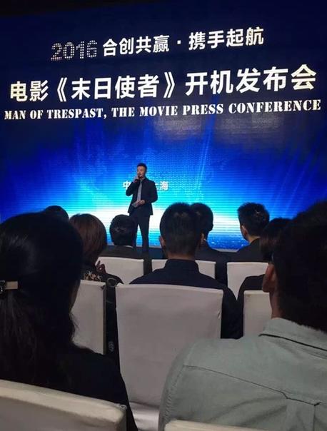 亚洲av男人j桶进女人j的相关介绍